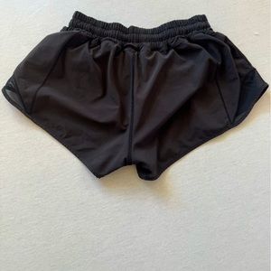 black lulu shorts size 4